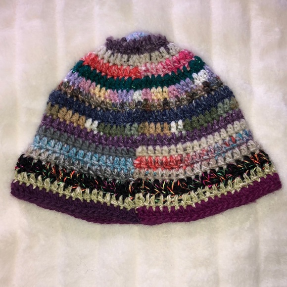 ⭐️SOLD⭐️Handmade crochet scrappy bucket hat - Picture 2 of 3